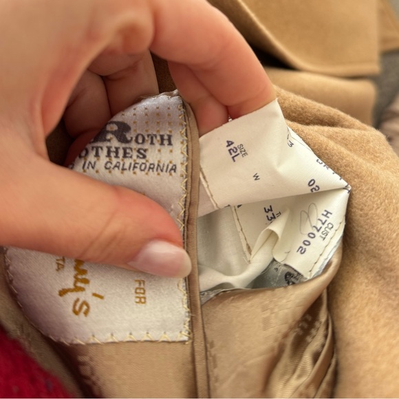 Elegant Camel Double-Breasted Trench Coat - Picture 7 of 7